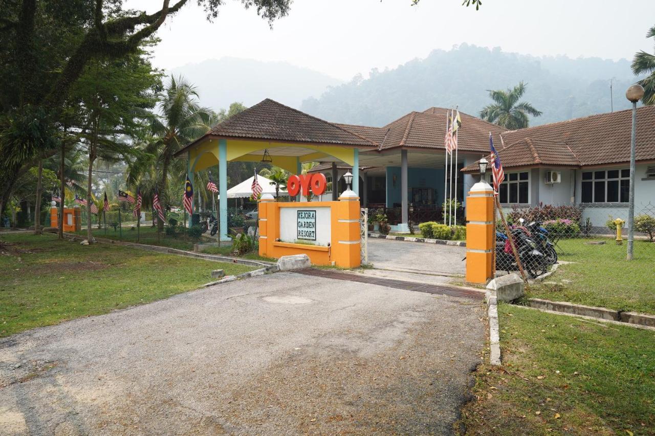 OYO 44020 Kejora Garden Resort Kampong Pasir Bogak Exterior foto