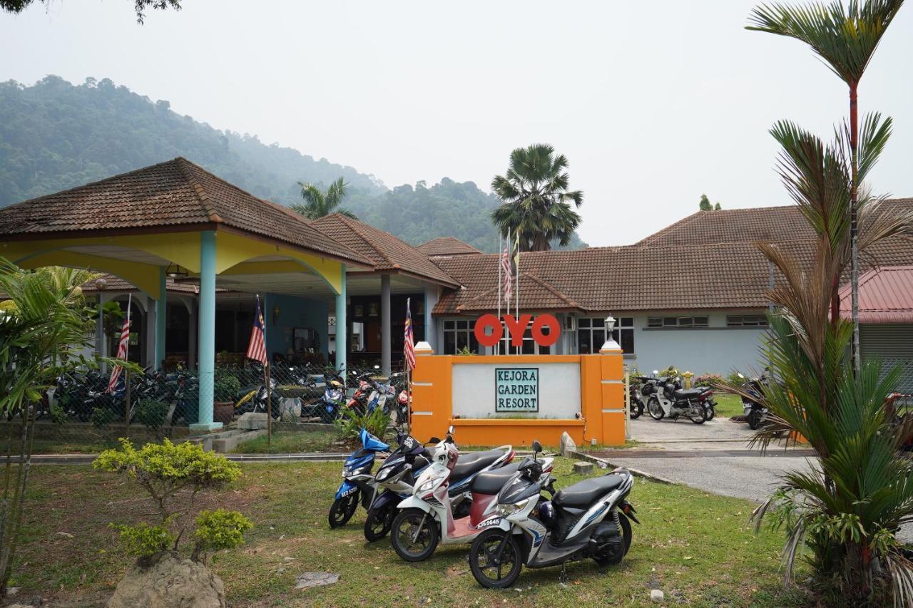 OYO 44020 Kejora Garden Resort Kampong Pasir Bogak Exterior foto