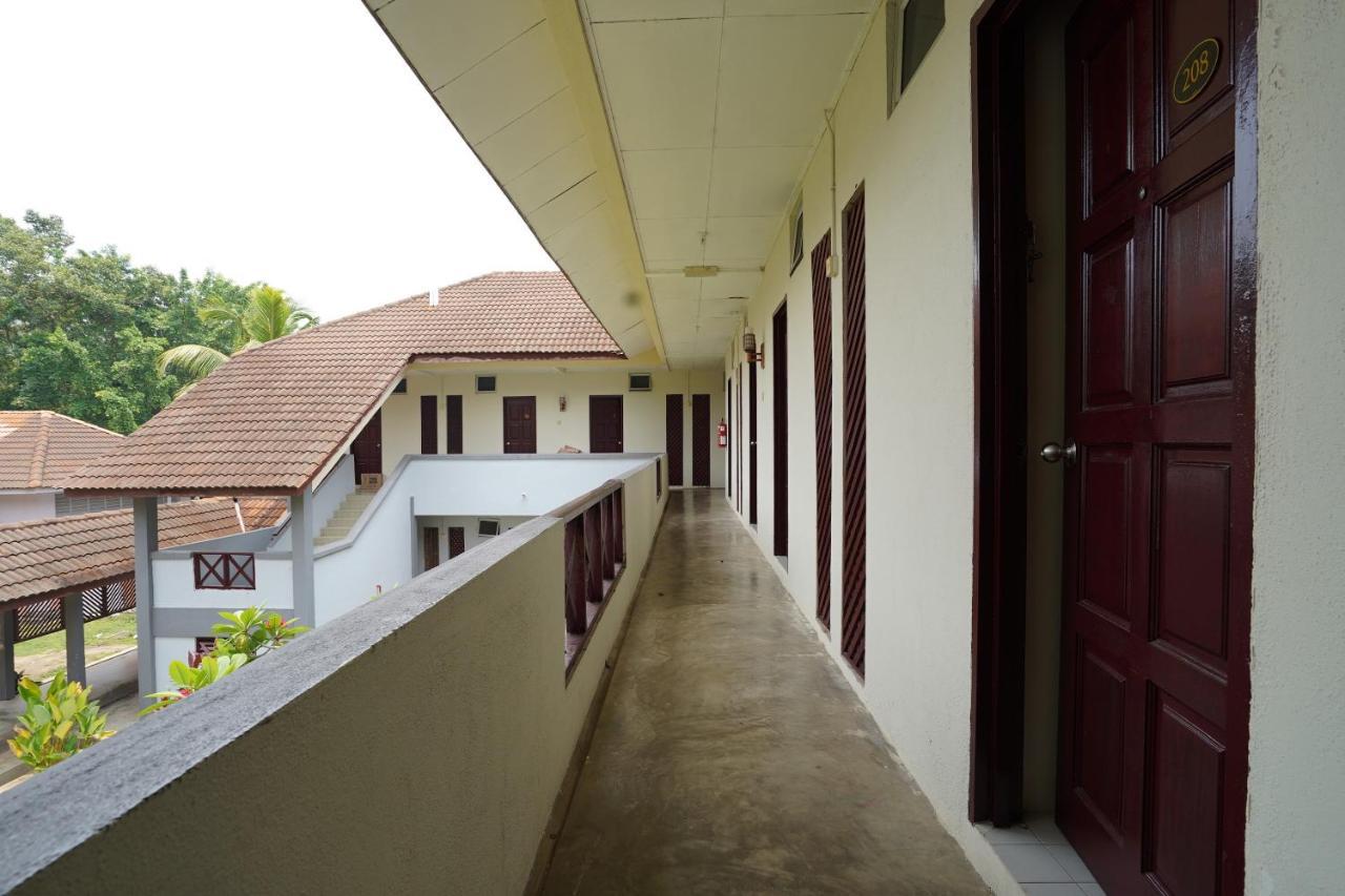 OYO 44020 Kejora Garden Resort Kampong Pasir Bogak Exterior foto