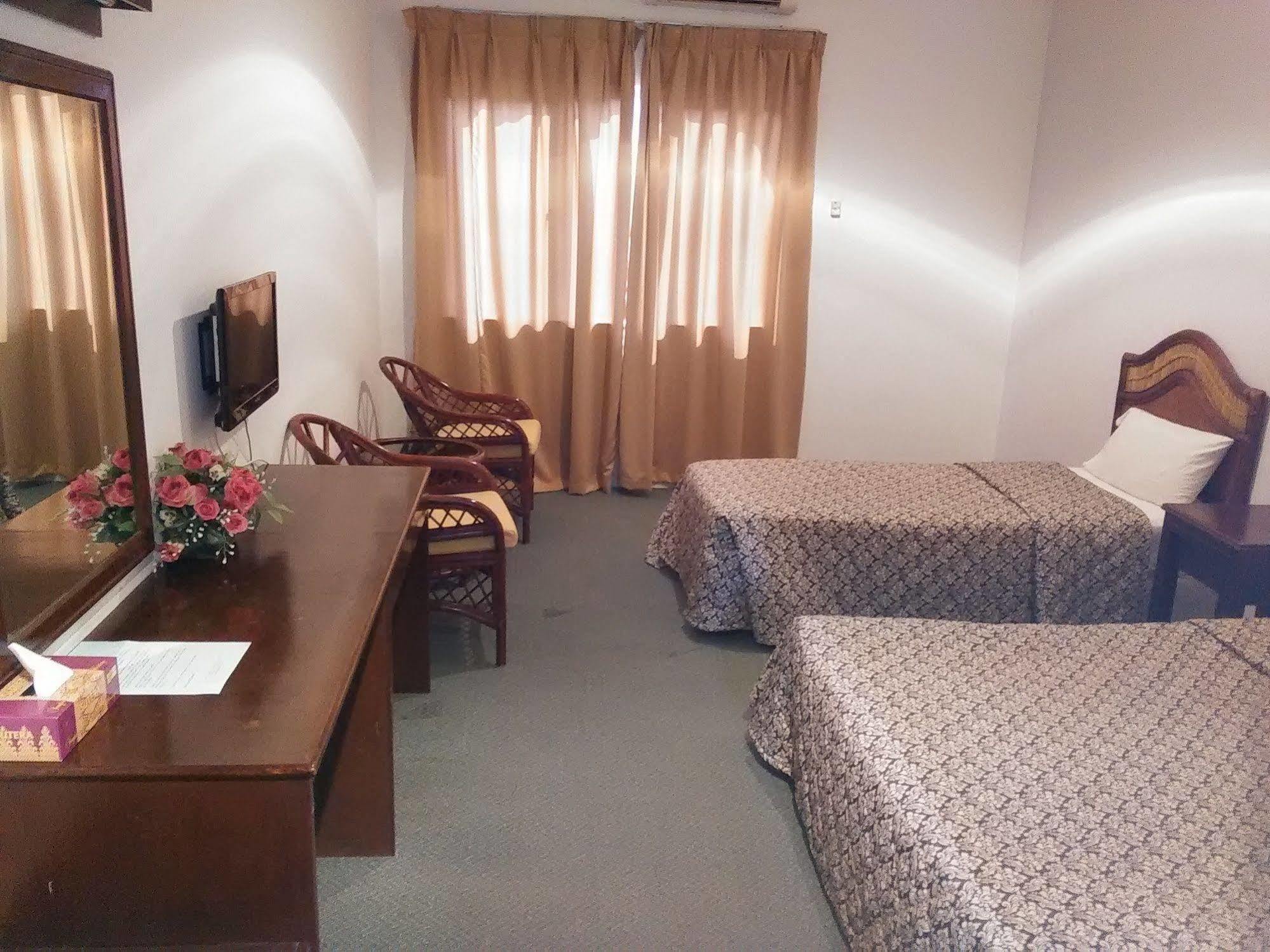 OYO 44020 Kejora Garden Resort Kampong Pasir Bogak Exterior foto